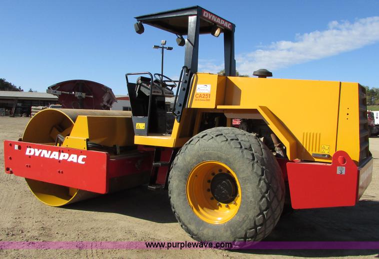 image for item I6723 1996 Dynapac CA251D 25 series smooth drum roller