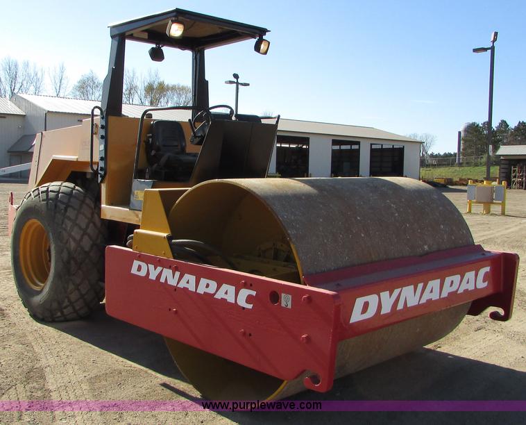 image for item I6723 1996 Dynapac CA251D 25 series smooth drum roller