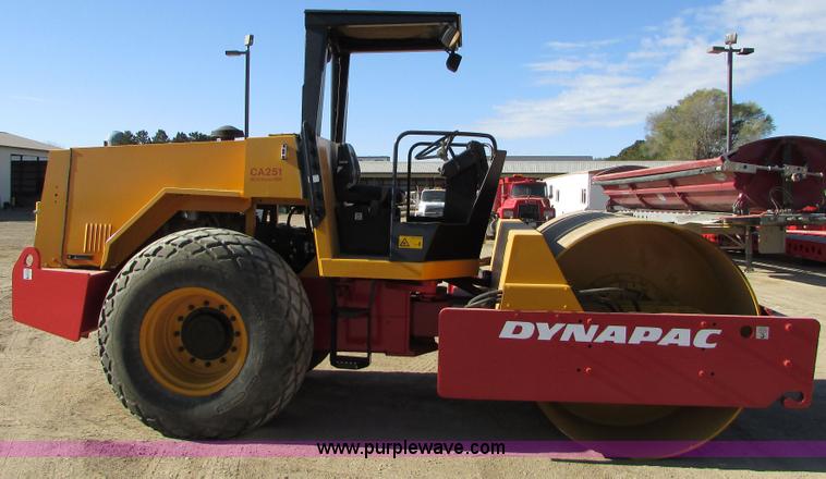 image for item I6723 1996 Dynapac CA251D 25 series smooth drum roller
