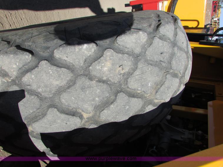 image for item I6723 1996 Dynapac CA251D 25 series smooth drum roller