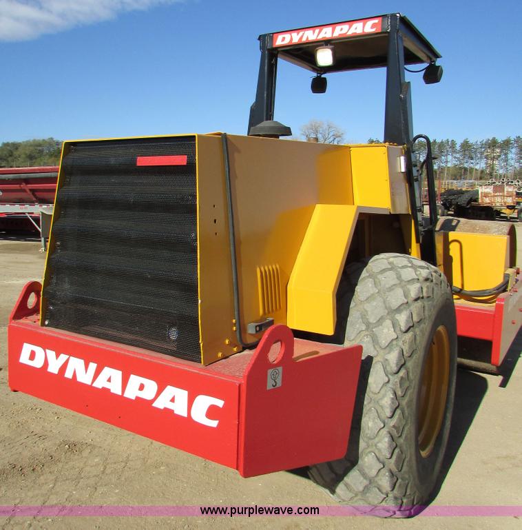 image for item I6723 1996 Dynapac CA251D 25 series smooth drum roller