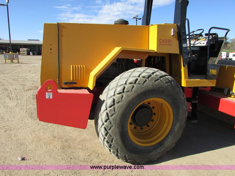 image for item I6723 1996 Dynapac CA251D 25 series smooth drum roller