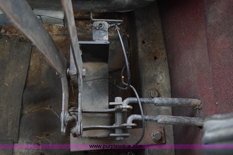 image for item I8662 1985 Mack RWS 722LST Super Liner flatbed truck