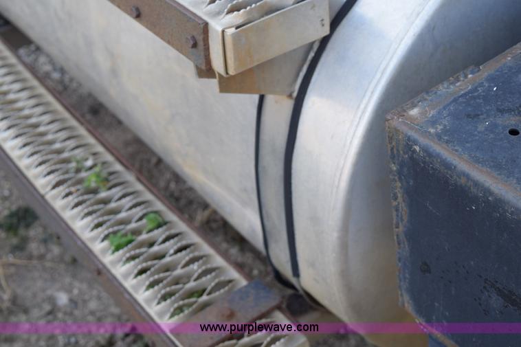 image for item I8662 1985 Mack RWS 722LST Super Liner flatbed truck