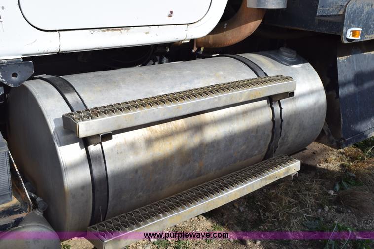 image for item I8662 1985 Mack RWS 722LST Super Liner flatbed truck