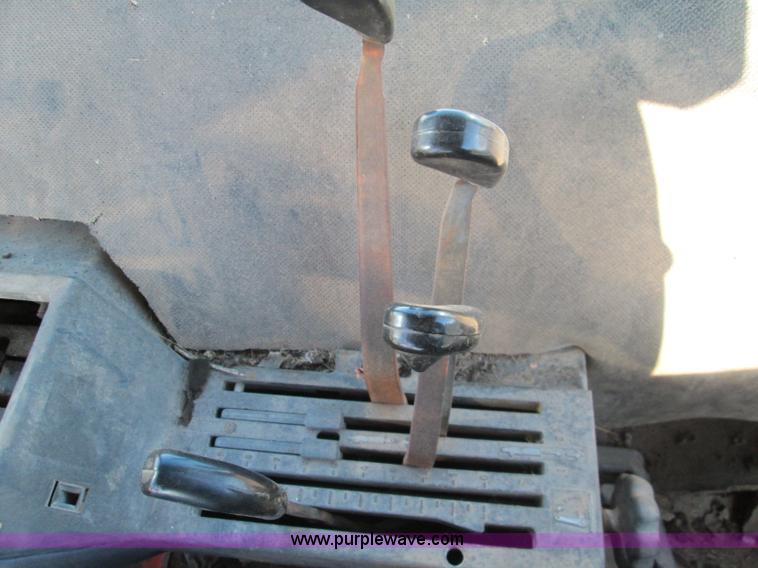 image for item I8675 1988 John Deere 2355 MFWD tractor