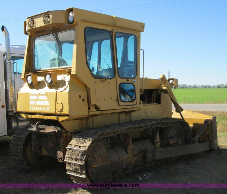 image for item I8676 1983 Fiat-Allis 10C Oilfield Special dozer