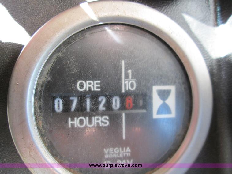 image for item I8676 1983 Fiat-Allis 10C Oilfield Special dozer