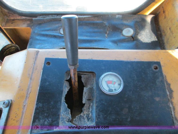 image for item I8676 1983 Fiat-Allis 10C Oilfield Special dozer