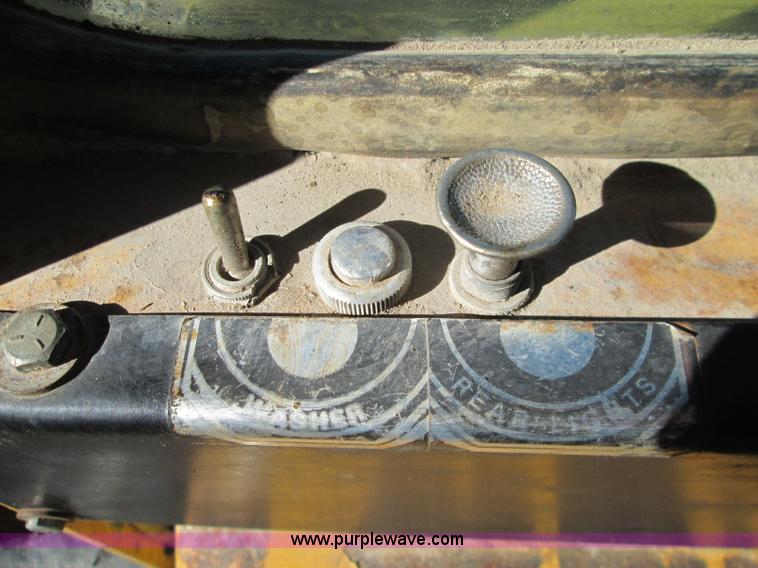 image for item I8676 1983 Fiat-Allis 10C Oilfield Special dozer