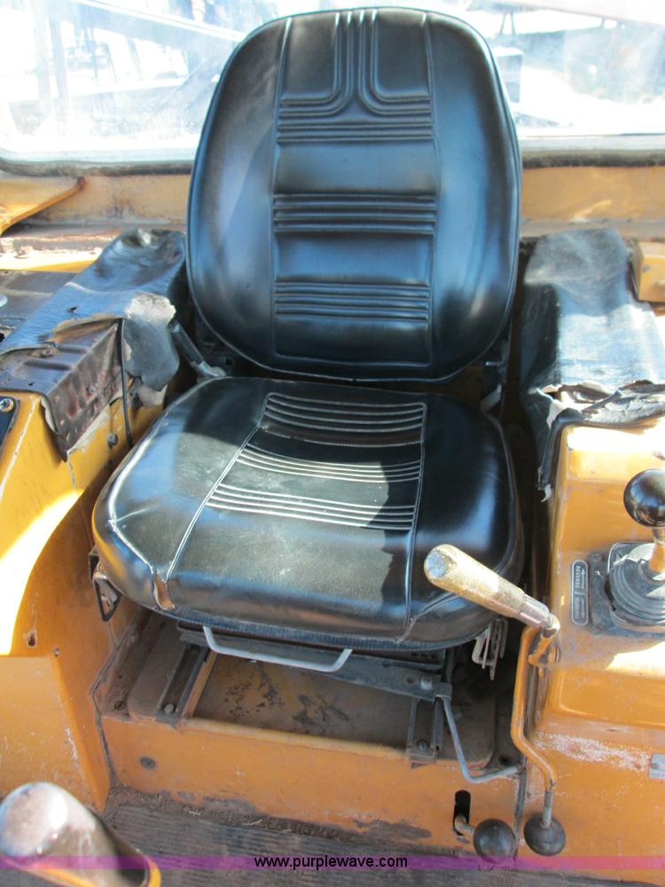 image for item I8676 1983 Fiat-Allis 10C Oilfield Special dozer