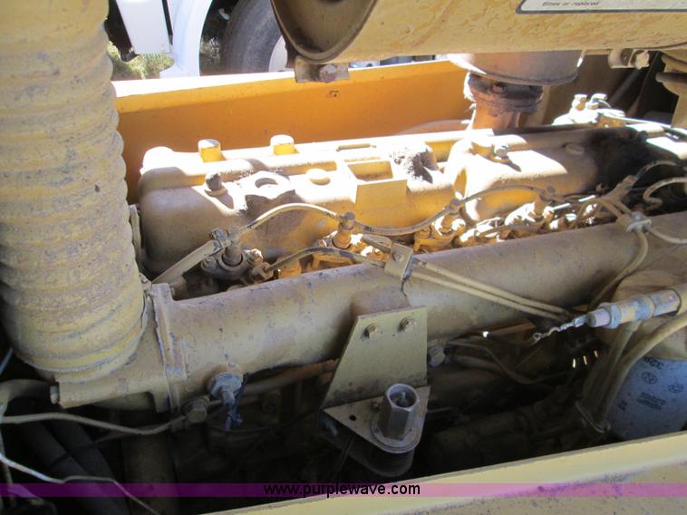 image for item I8676 1983 Fiat-Allis 10C Oilfield Special dozer