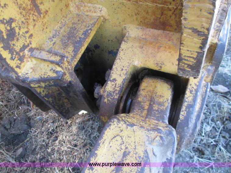 image for item I8676 1983 Fiat-Allis 10C Oilfield Special dozer