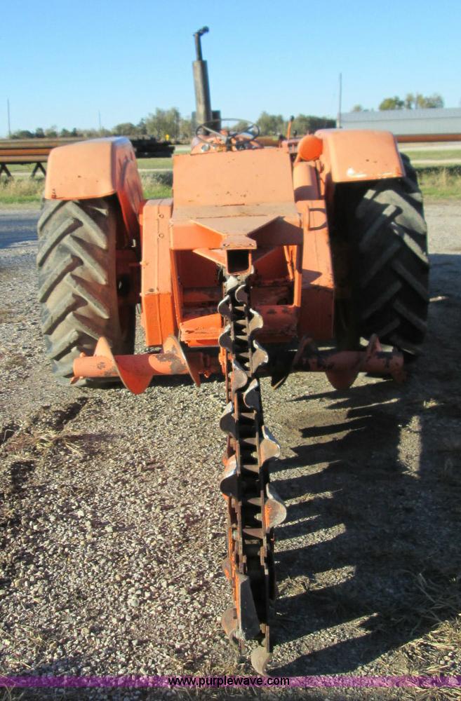 image for item I8678 Case Davis 550 Road Run'r trencher