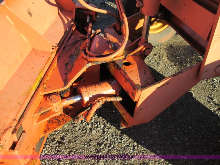 image for item I8678 Case Davis 550 Road Run'r trencher