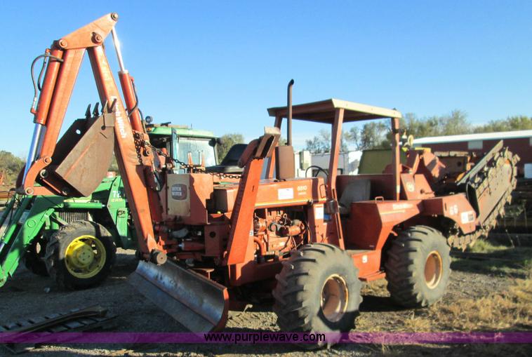image for item I8679 1985 Ditch Witch 6510DD trencher