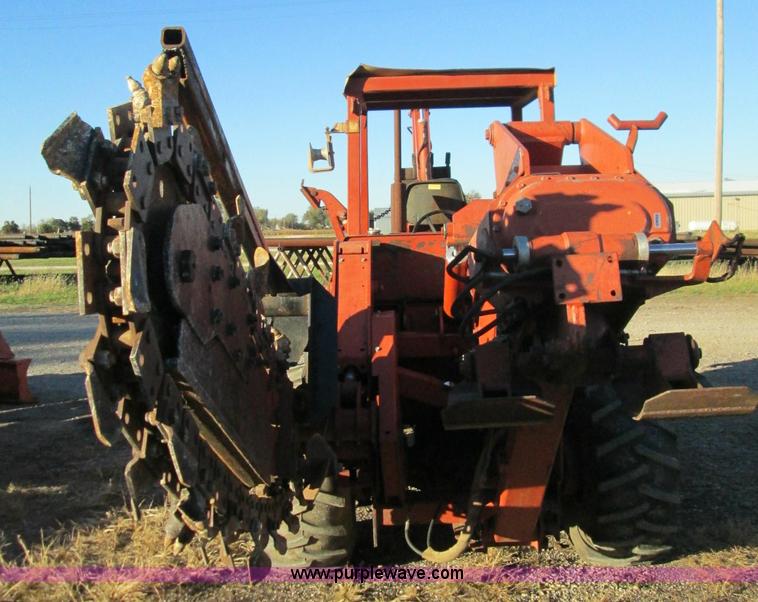 image for item I8679 1985 Ditch Witch 6510DD trencher