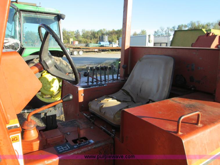 image for item I8679 1985 Ditch Witch 6510DD trencher