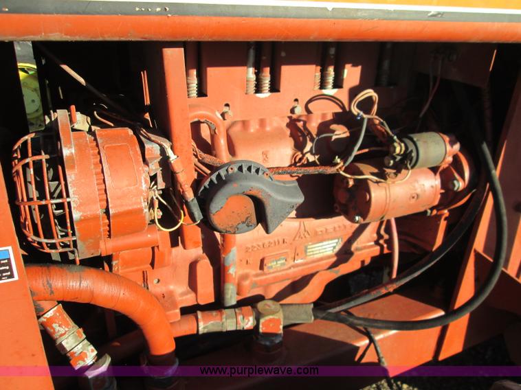 image for item I8679 1985 Ditch Witch 6510DD trencher