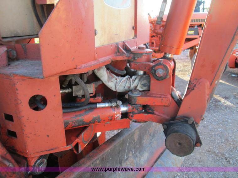 image for item I8679 1985 Ditch Witch 6510DD trencher