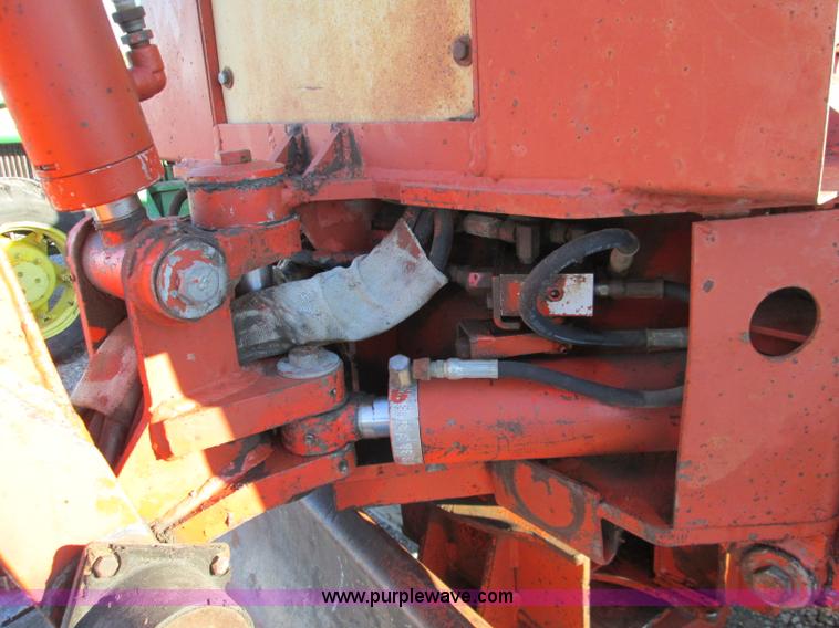 image for item I8679 1985 Ditch Witch 6510DD trencher