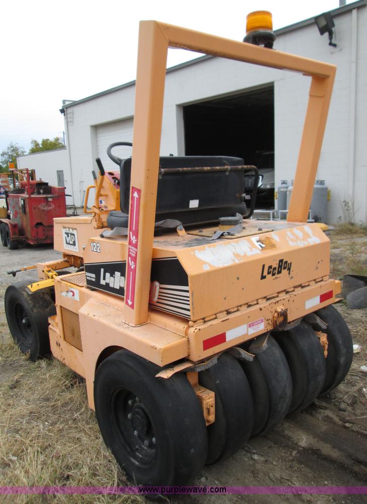 image for item I8683 2001 Lee Boy 420 pneumatic roller