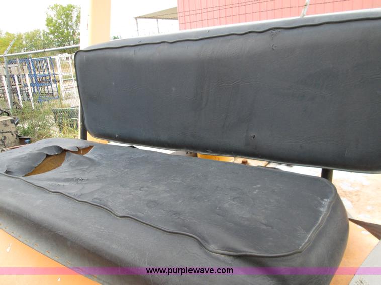 image for item I8683 2001 Lee Boy 420 pneumatic roller