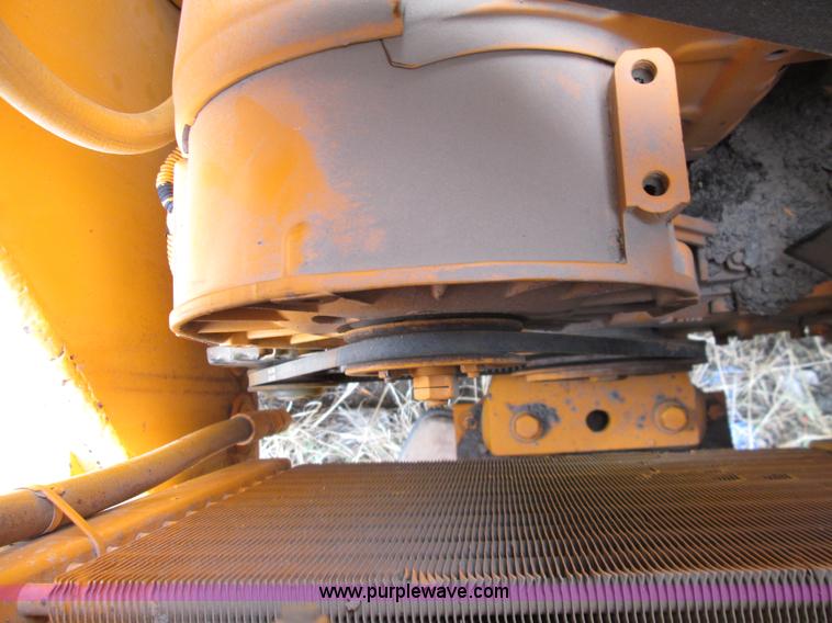 image for item I8683 2001 Lee Boy 420 pneumatic roller