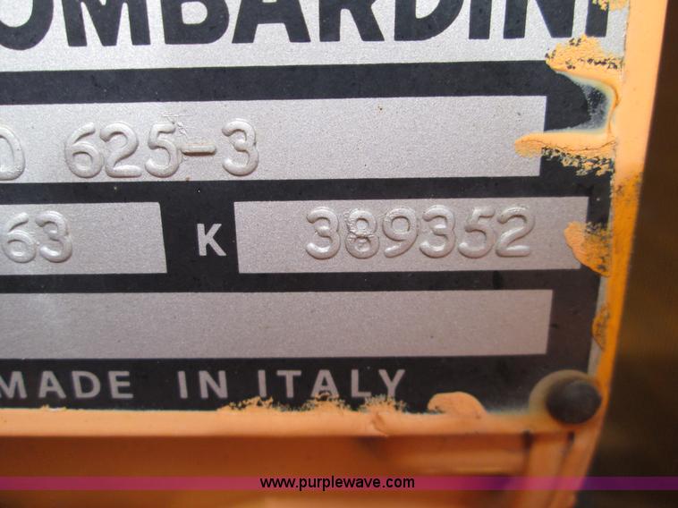 image for item I8683 2001 Lee Boy 420 pneumatic roller