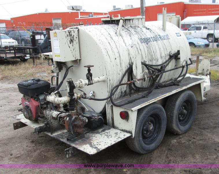 image for item I8685 2004 Ingersoll Rand HT540L pot hole patcher