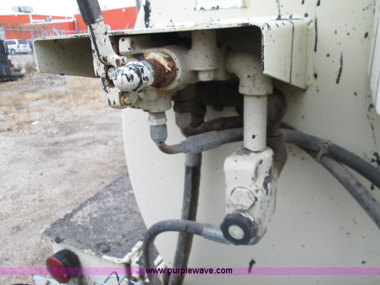 image for item I8685 2004 Ingersoll Rand HT540L pot hole patcher