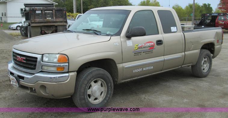 image for item I8691 2004 GMC Sierra 1500 Ext. Cab pickup truck