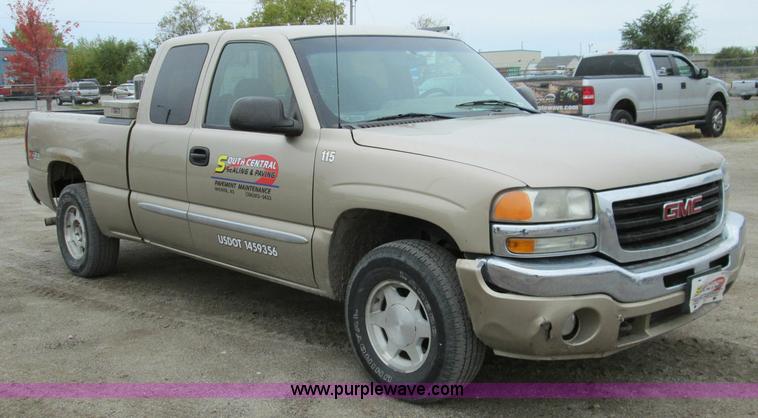image for item I8691 2004 GMC Sierra 1500 Ext. Cab pickup truck