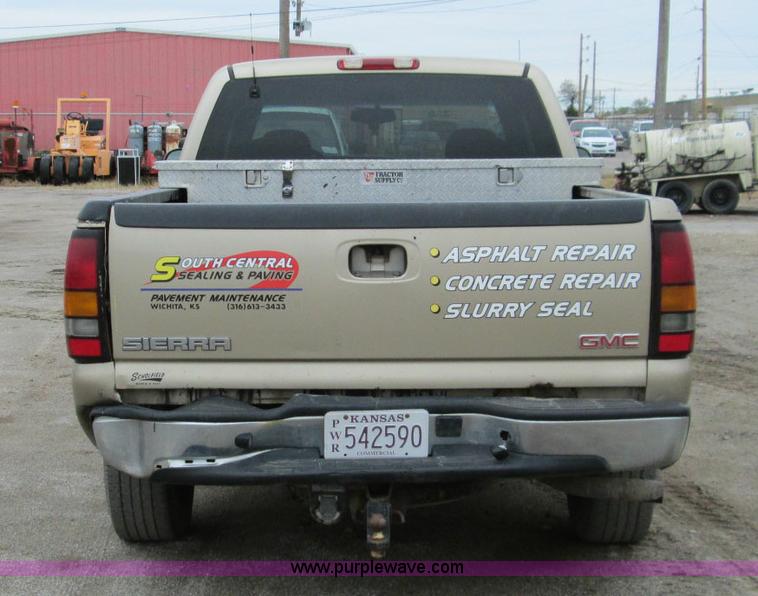 image for item I8691 2004 GMC Sierra 1500 Ext. Cab pickup truck