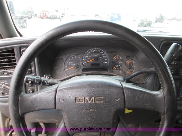 image for item I8691 2004 GMC Sierra 1500 Ext. Cab pickup truck