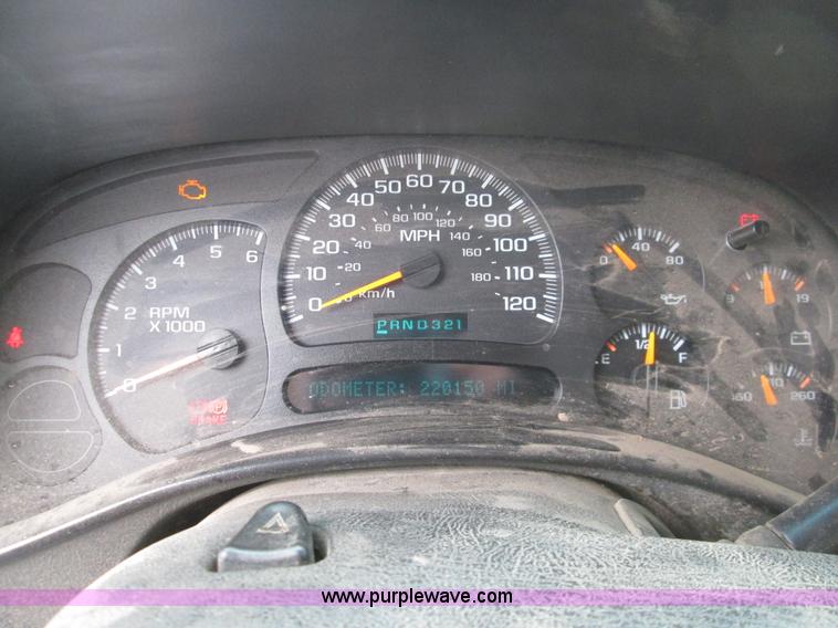 image for item I8691 2004 GMC Sierra 1500 Ext. Cab pickup truck