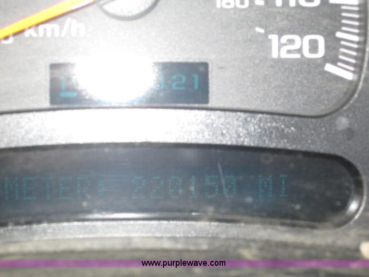 image for item I8691 2004 GMC Sierra 1500 Ext. Cab pickup truck