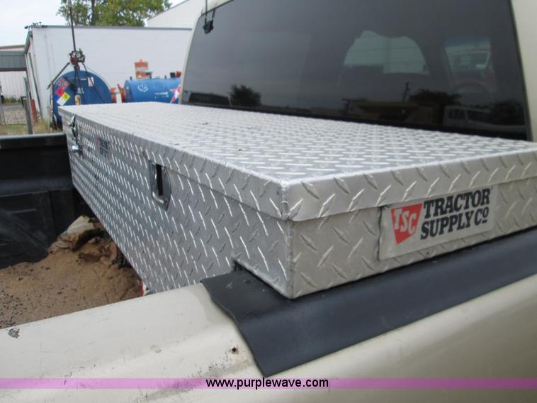 image for item I8691 2004 GMC Sierra 1500 Ext. Cab pickup truck