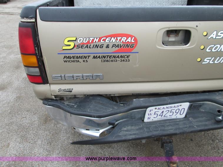 image for item I8691 2004 GMC Sierra 1500 Ext. Cab pickup truck