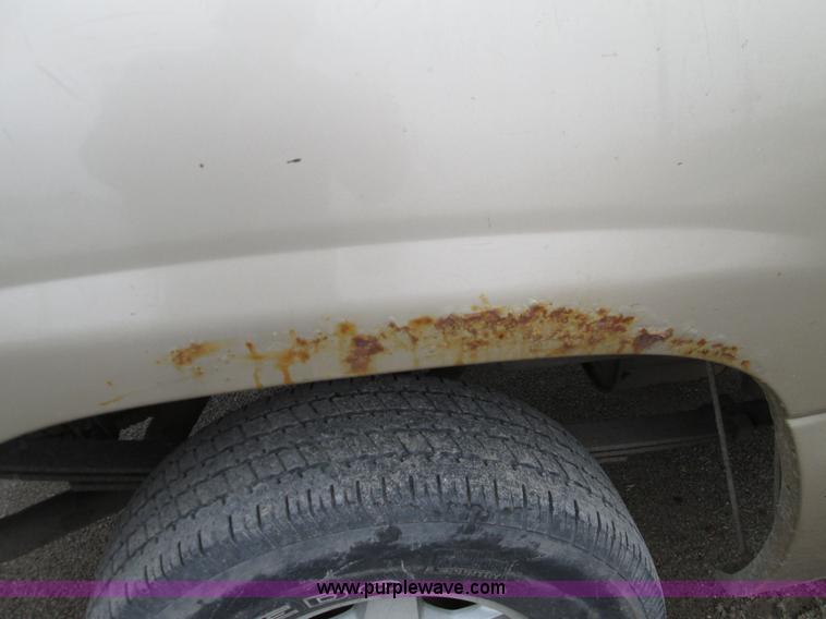 image for item I8691 2004 GMC Sierra 1500 Ext. Cab pickup truck