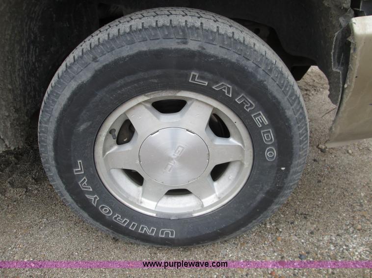 image for item I8691 2004 GMC Sierra 1500 Ext. Cab pickup truck