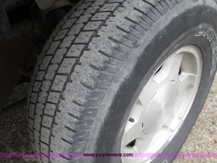 image for item I8691 2004 GMC Sierra 1500 Ext. Cab pickup truck