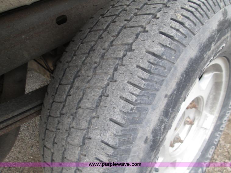 image for item I8691 2004 GMC Sierra 1500 Ext. Cab pickup truck