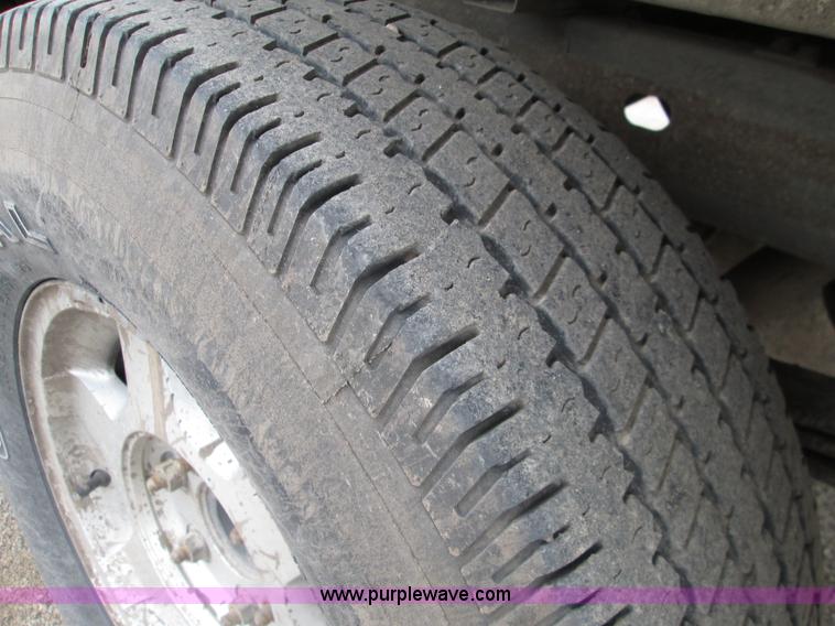 image for item I8691 2004 GMC Sierra 1500 Ext. Cab pickup truck