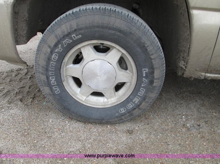 image for item I8691 2004 GMC Sierra 1500 Ext. Cab pickup truck