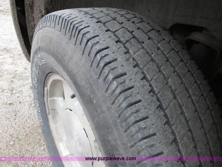 image for item I8691 2004 GMC Sierra 1500 Ext. Cab pickup truck