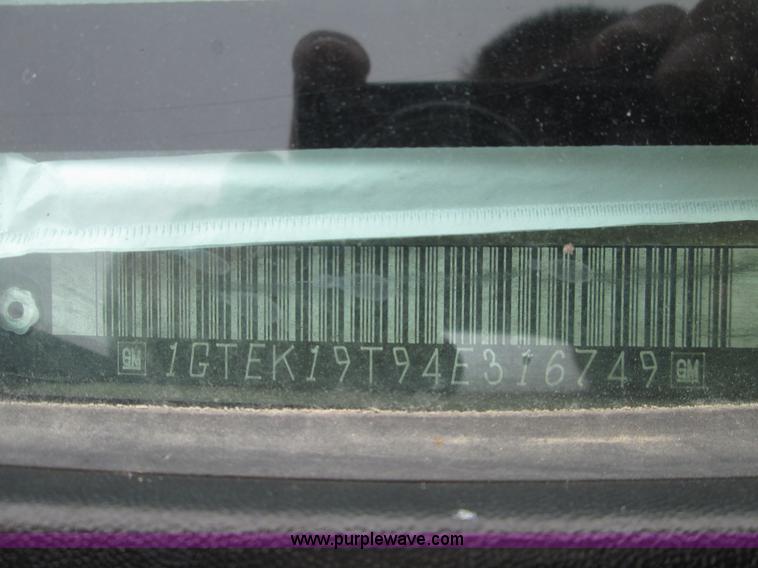 image for item I8691 2004 GMC Sierra 1500 Ext. Cab pickup truck