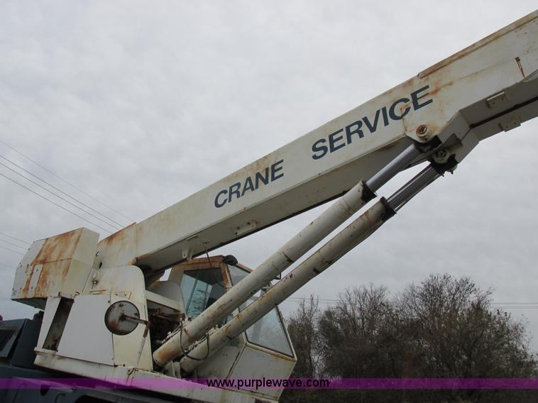 image for item I8880 Drott 1800CC crane