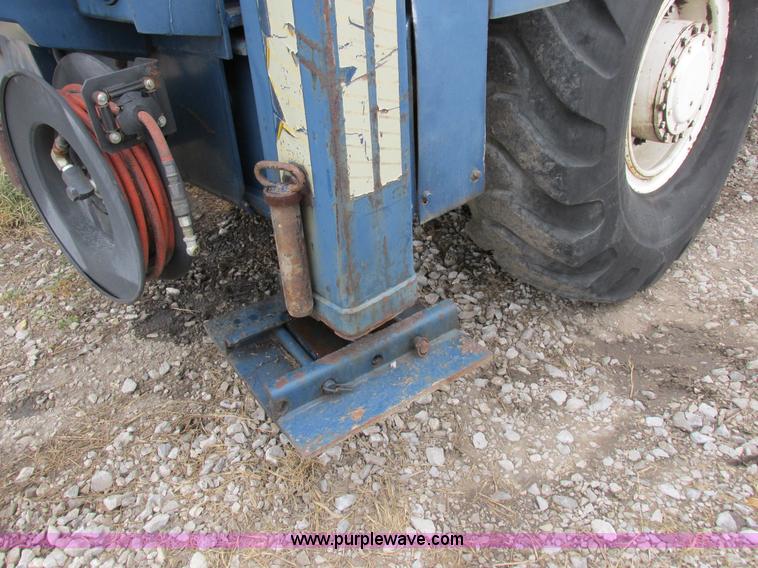 image for item I8880 Drott 1800CC crane