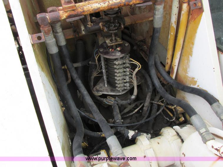 image for item I8880 Drott 1800CC crane